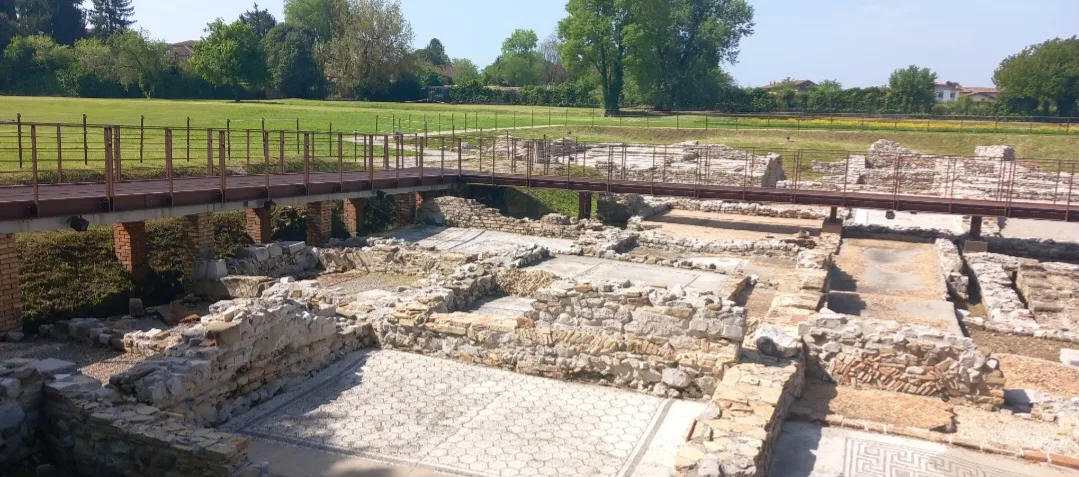 🏛Qyteti antik roman🏛 — Foto 3